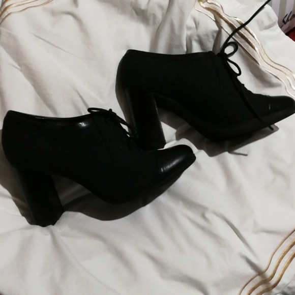 Nine West Oxford shoes - Picture 2 of 4